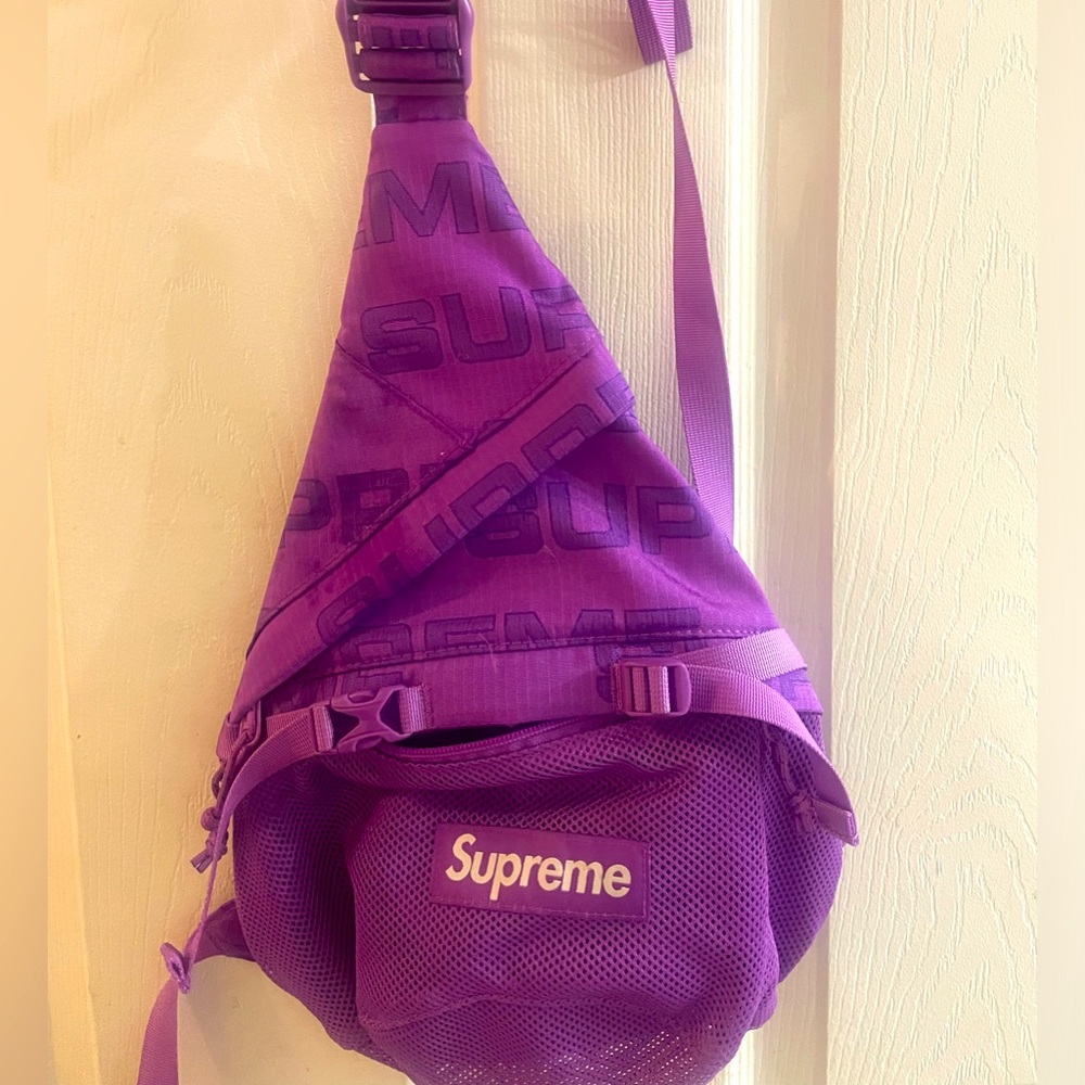 Supreme sling bag limited edition never used